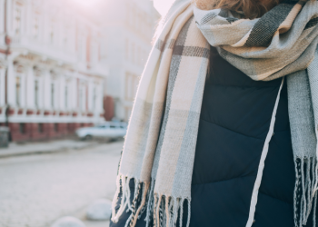 Стильные способы носить шарф этой осенью: фото - Invogue