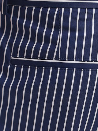 Тёмно-синие шорты BOSS: фото 5 - Invogue