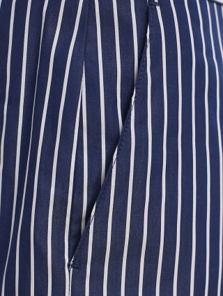 Тёмно-синие шорты BOSS: фото 6 - Invogue