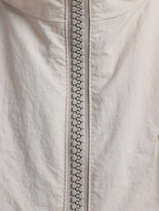 Молочная куртка BOSS: фото 6 - Invogue