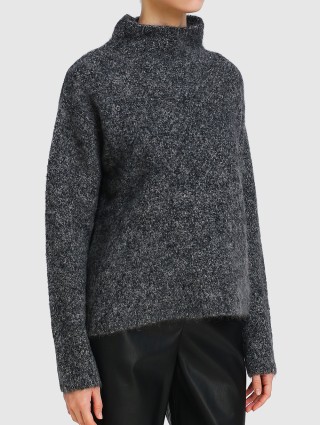 Чёрный свитер MAX MARA: фото 2 - Invogue