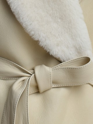 Белая дубленка MAX MARA: фото 5 - Invogue