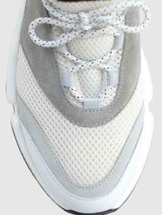 Белые сникерсы WEEKEND MAX MARA: фото 7 - Invogue