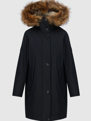 Черное пальто WEEKEND MAX MARA: фото - Invogue