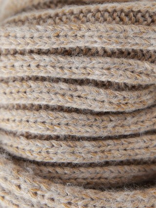 Бежевый платок MAX&CO: фото 3 - Invogue