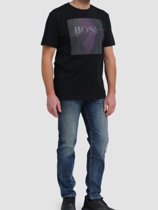 Чорна футболка BOSS : фото 1 - Invogue