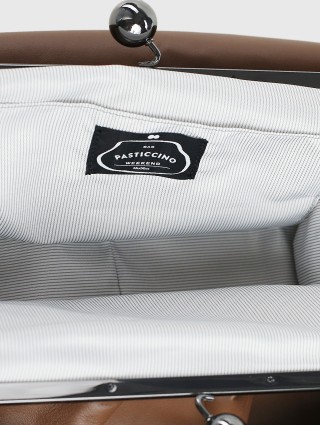 Коричневый клатч WEEKEND ACCESSORIES: фото 4 - Invogue