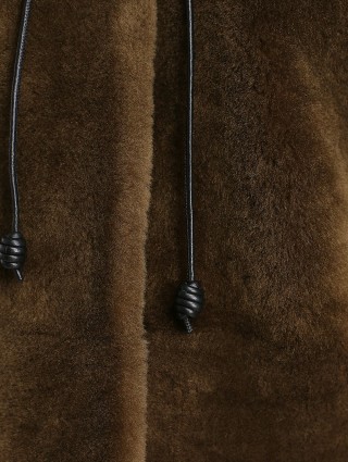 Коричнева шуба INES&MARECHAL : фото 4 - Invogue