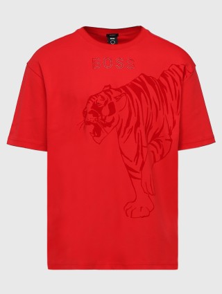Красная футболка BOSS: фото - Invogue