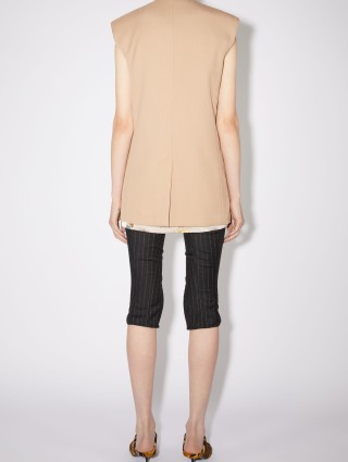 Бежевый жилет Acne Studios на пуговицах: фото 2 - Invogue