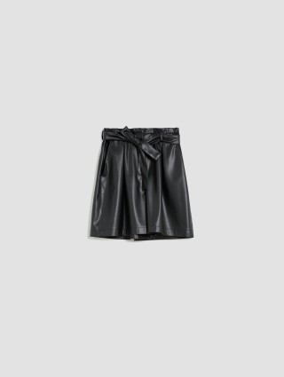 Чёрные шорты MAX&CO: фото - Invogue