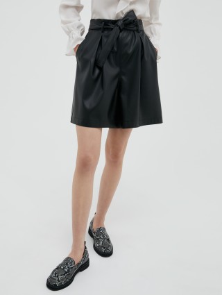 Чёрные шорты MAX&CO: фото 1 - Invogue