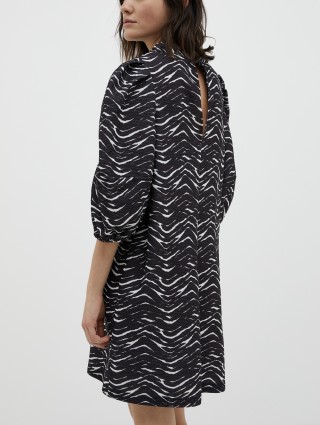 Чёрное платье MAX&CO: фото 2 - Invogue