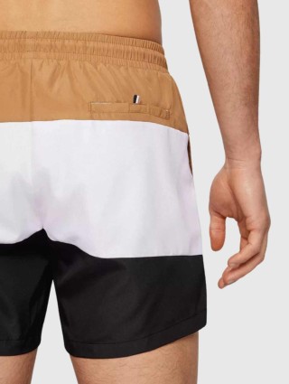 Бежевые шорты BOSS: фото 3 - Invogue