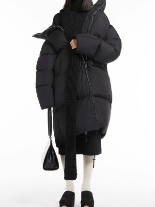 Черное пальто пух SPORTMAX: фото 3 - Invogue