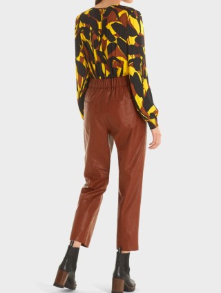 Помаранчеві брюки MARC CAIN : фото 2 - Invogue