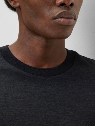 Сіра футболка BOSS : фото 3 - Invogue