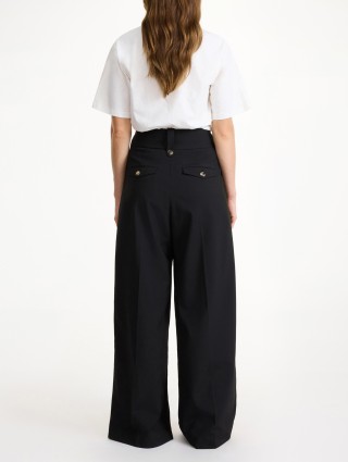 Черные брюки Malene Birger с высокой талией: фото 2 - Invogue