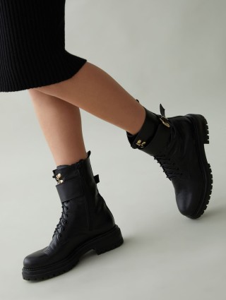 Чёрные ботинки I BLUES: фото 1 - Invogue