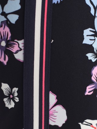 Голубые брюки MARC CAIN: фото 6 - Invogue