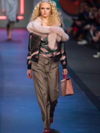 Свитшот MARC CAIN (1702): фото 3 - Invogue