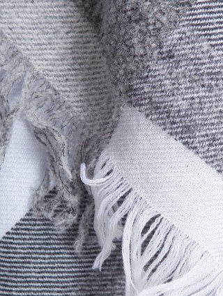 Шарф MARC CAIN (2070): фото 8 - Invogue