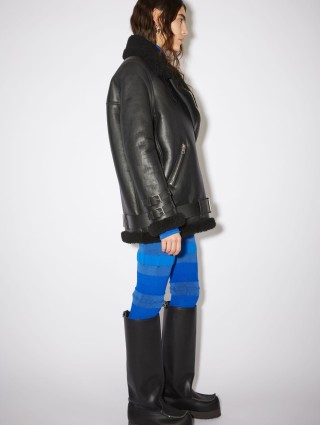 Черная дубленка Acne Studios из кожи: фото 4 - Invogue