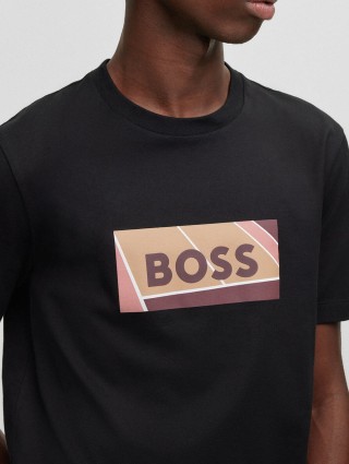 Чорна футболка BOSS : фото 3 - Invogue