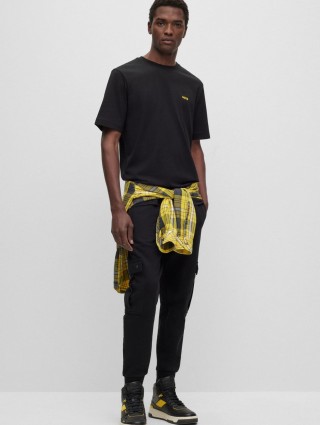 Чорна футболка BOSS : фото 4 - Invogue