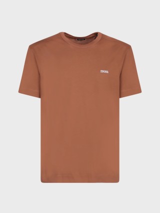Коричневая базовая футболка Zegna из хлопка c эмблемой на груди: фото - Invogue