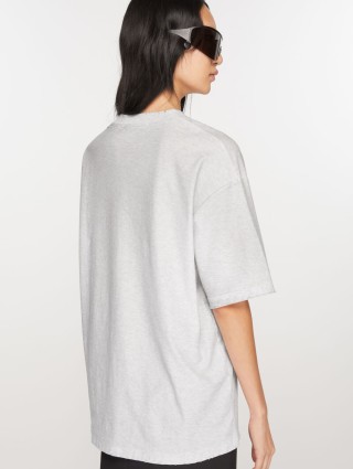 Сіра футболка Acne Studios вільного крою: фото 2 - Invogue
