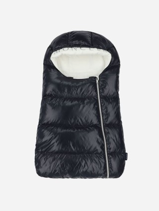 Синий зимний конверт MONCLER: фото - Invogue