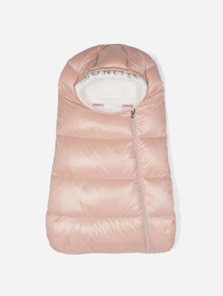 Розовый зимний конверт MONCLER: фото - Invogue