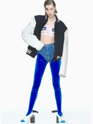 Черная куртка PUSHBUTTON с контрастными рукавами: фото 5 - Invogue