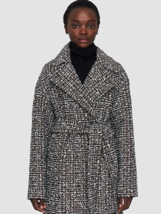 Черное пальто JOSEPH: фото 1 - Invogue