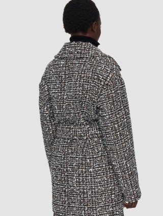 Черное пальто JOSEPH: фото 2 - Invogue