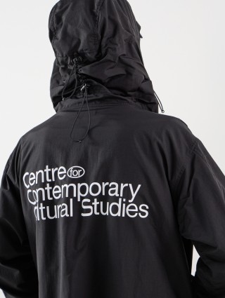 Чорний плащ CCCS з капюшоном: фото 3 - Invogue