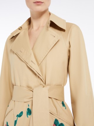 Бежевый плащ Weekend Max Mara с цветочным узором: фото 4 - Invogue