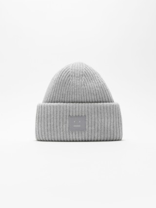 Сіра шапка Acne Studios з логотипом: фото - Invogue