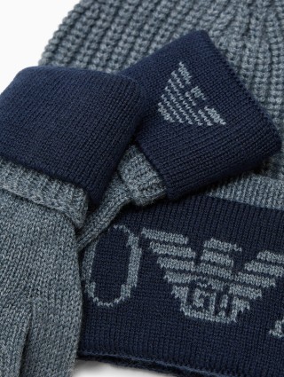 Комплект серого цвета из шапки и перчаток EMPORIO ARMANI с логотипом: фото 3 - Invogue