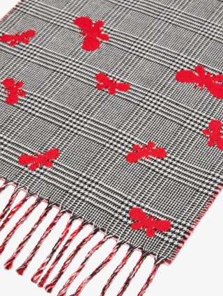 Красный шарф WEEKEND ACCESSORIES: фото 2 - Invogue