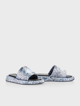 Блакитні шльопанці MARC CAIN : фото 1 - Invogue