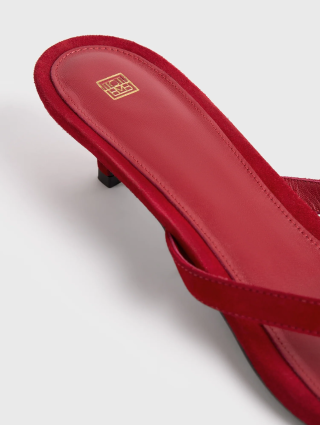 Червоні шльопанці Totême замшеві: фото 5 - Invogue