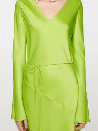 Зеленое длинное платье Acne Studios : фото 4 - Invogue