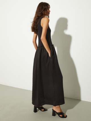 Черное платье Max&Co из льна и трикотажа: фото 2 - Invogue