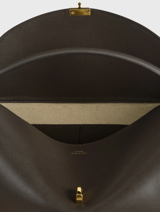 Коричневая сумка Totême кожаная: фото 6 - Invogue