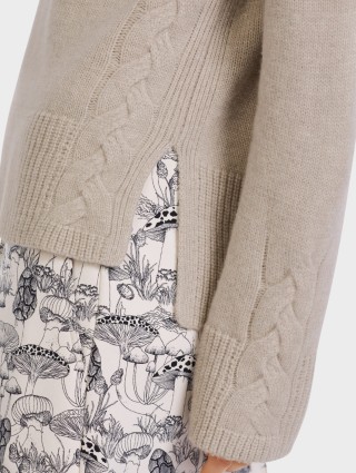 Бежевый свитер MARC CAIN: фото 3 - Invogue