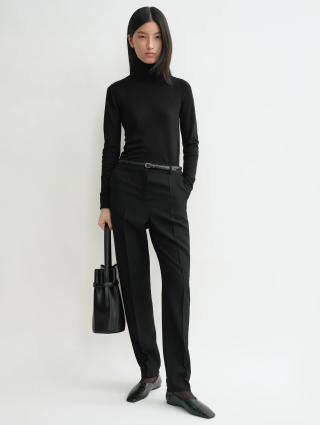 Черный свитер Totême из смеси шерсти и шелка: фото 1 - Invogue