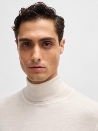 Белый гольф BOSS из шерсти: фото 4 - Invogue