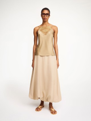 Бежевый топ BY MALENE BIRGER с кружевом: фото 1 - Invogue